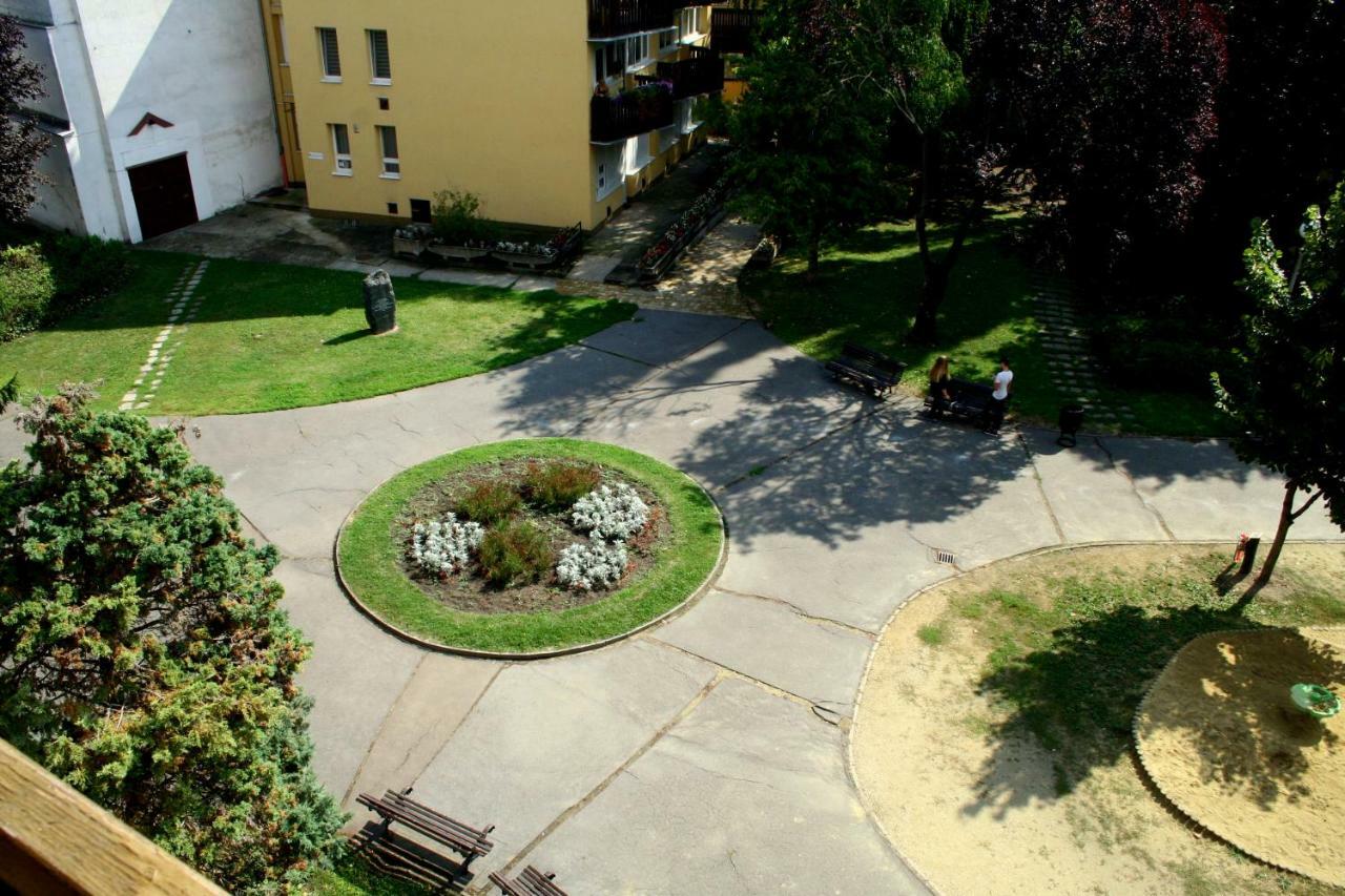 F&M Apartman Eger Ngoại thất bức ảnh